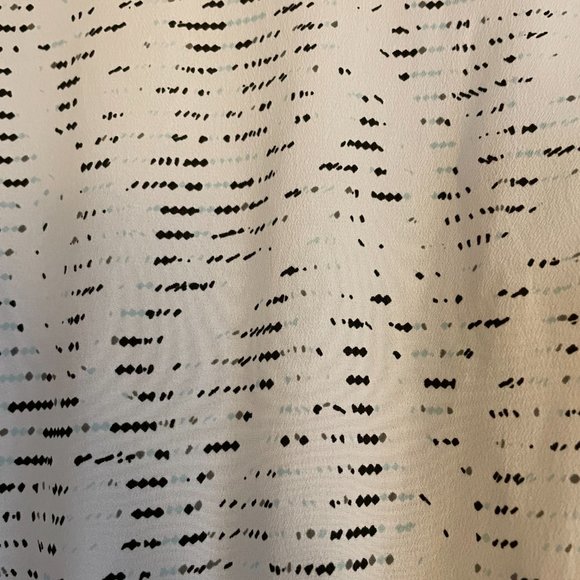 EUC BCBGeneration Casual White Ruffle Cocktail Dress with Keyhole Back, Medium - Picture 3 of 9